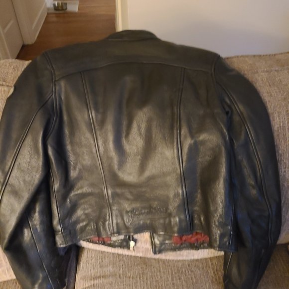 Vintage fitted Black Leather biker jacket - Picture 3 of 3